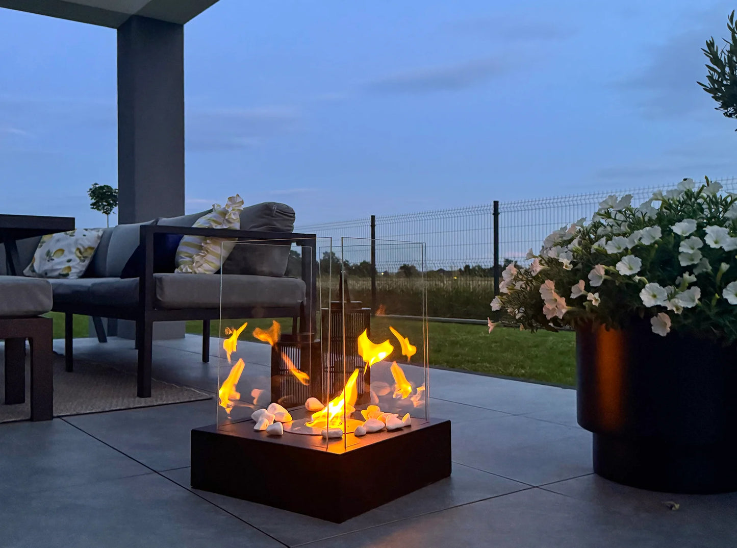 NOVAFLAME FREESTANDING SUNSET GARDEN BLACK