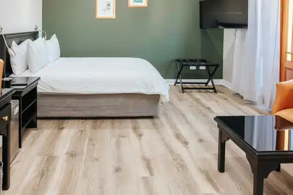 Sapphire Wide Tigers Eye SPC Vinyl Flooring room setting